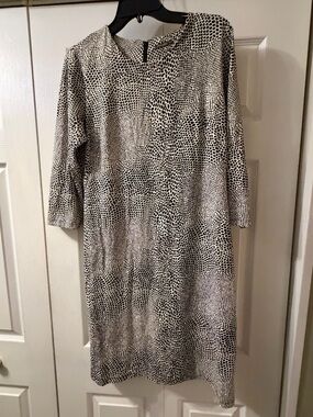 J. McLaughlin Black and Cream Animal-Print Shift Dress Size L